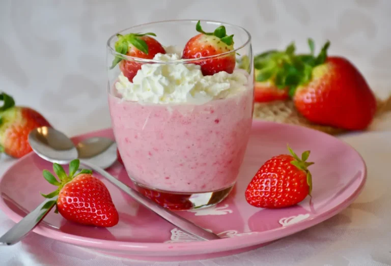 mousse aux fraises et chantilly