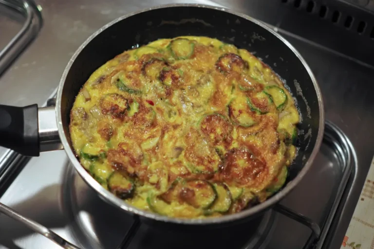 Omelette aux courgettes et à la menthe