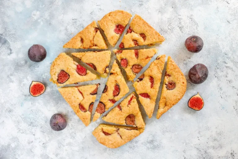 Gâteau moelleux aux figues fraîches