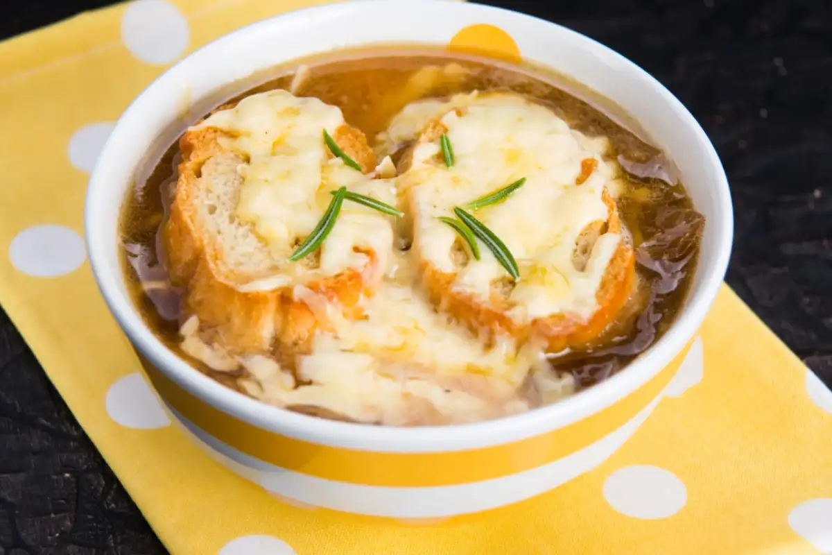 Soupe à l’oignon de grand-mère