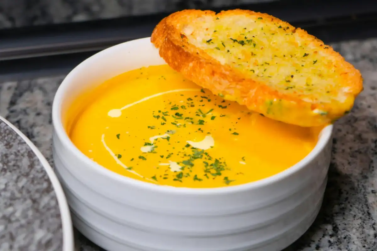 Soupe de potimarron et pommes de terre